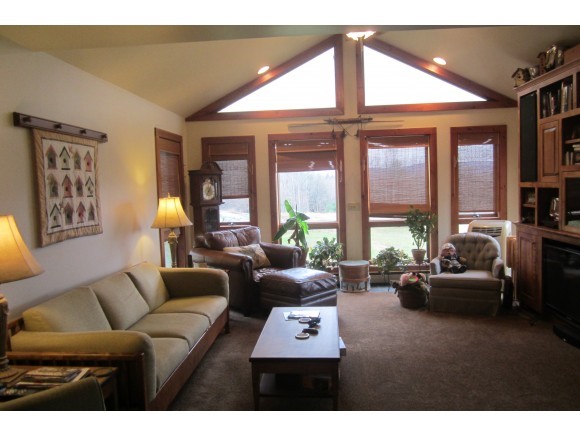 616 Turnpike Road Thetford, VT 05045 - Photo 10 of 21 Gallery Image 10