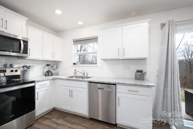 $337,000 | 40 Malcolm Court, Candler, NC 28715