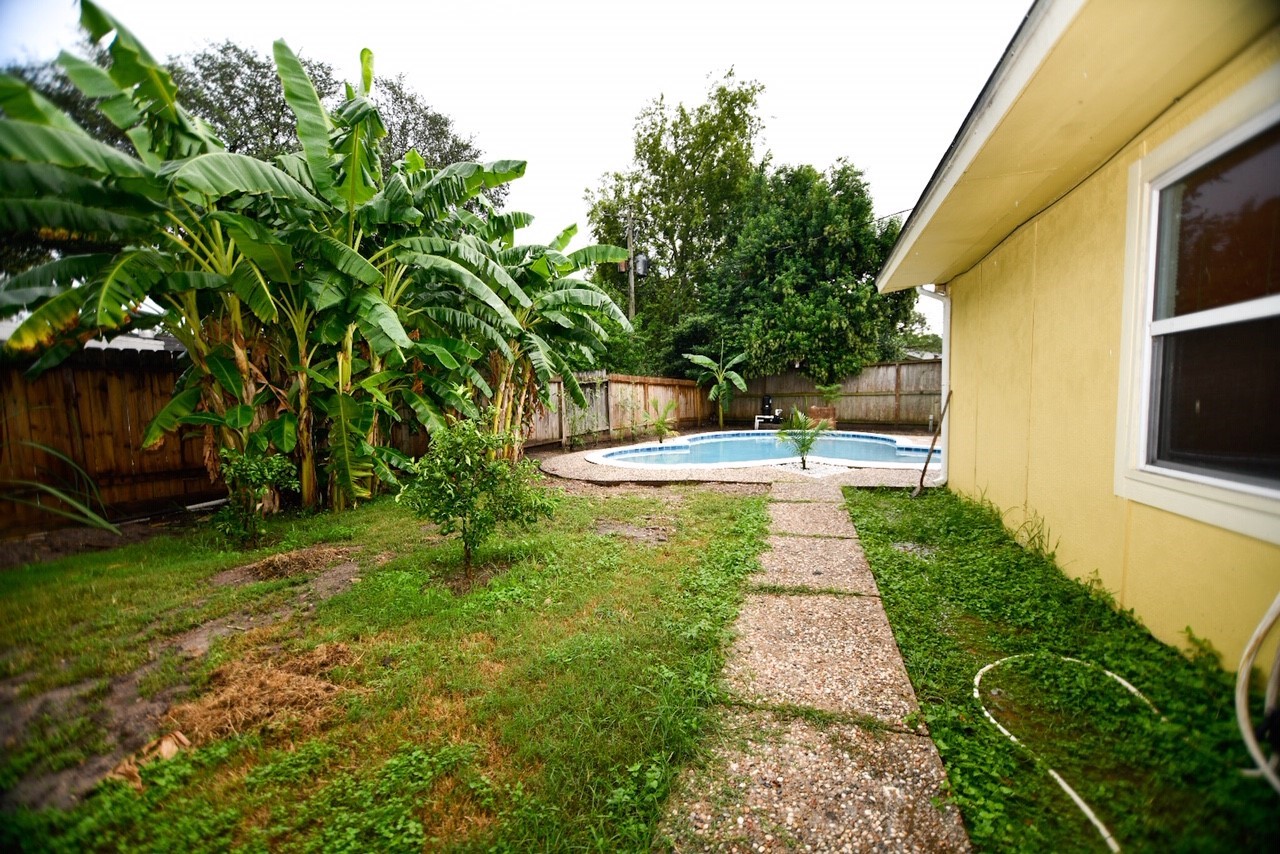 6609 Scribner Road Houston, TX 77074 - Photo 5 of 10 a view of park with large trees