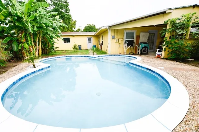 $288,000 | 6609 Scribner Road, Houston, TX 77074