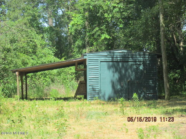 5305 River Road Vanceboro, NC 28586 - Photo 16 of 20 Shed 2