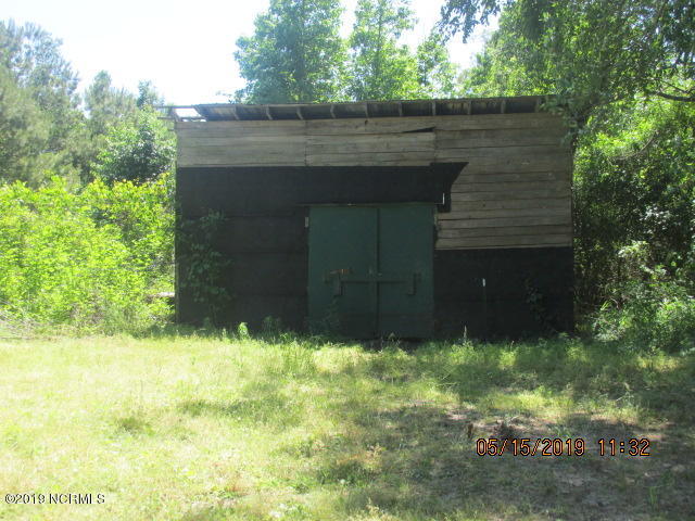5305 River Road Vanceboro, NC 28586 - Photo 18 of 20 Shed 4