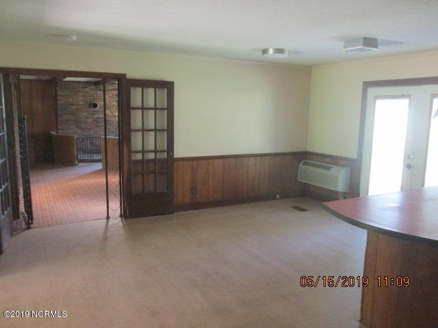 5305 River Road Vanceboro, NC 28586 - Photo 3 of 20 Dining Room