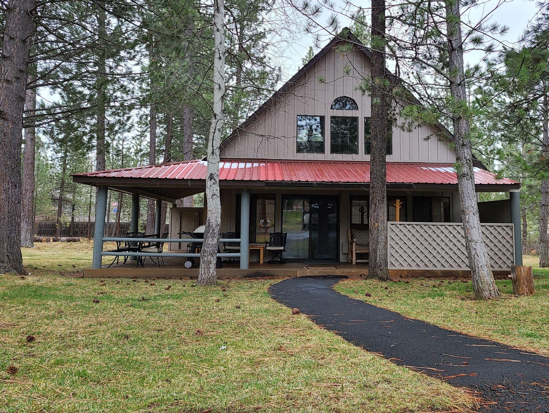 57495 Circle 4 Cabin Road Sunriver, OR 97707 - Photo 1 of 20 New Front 3