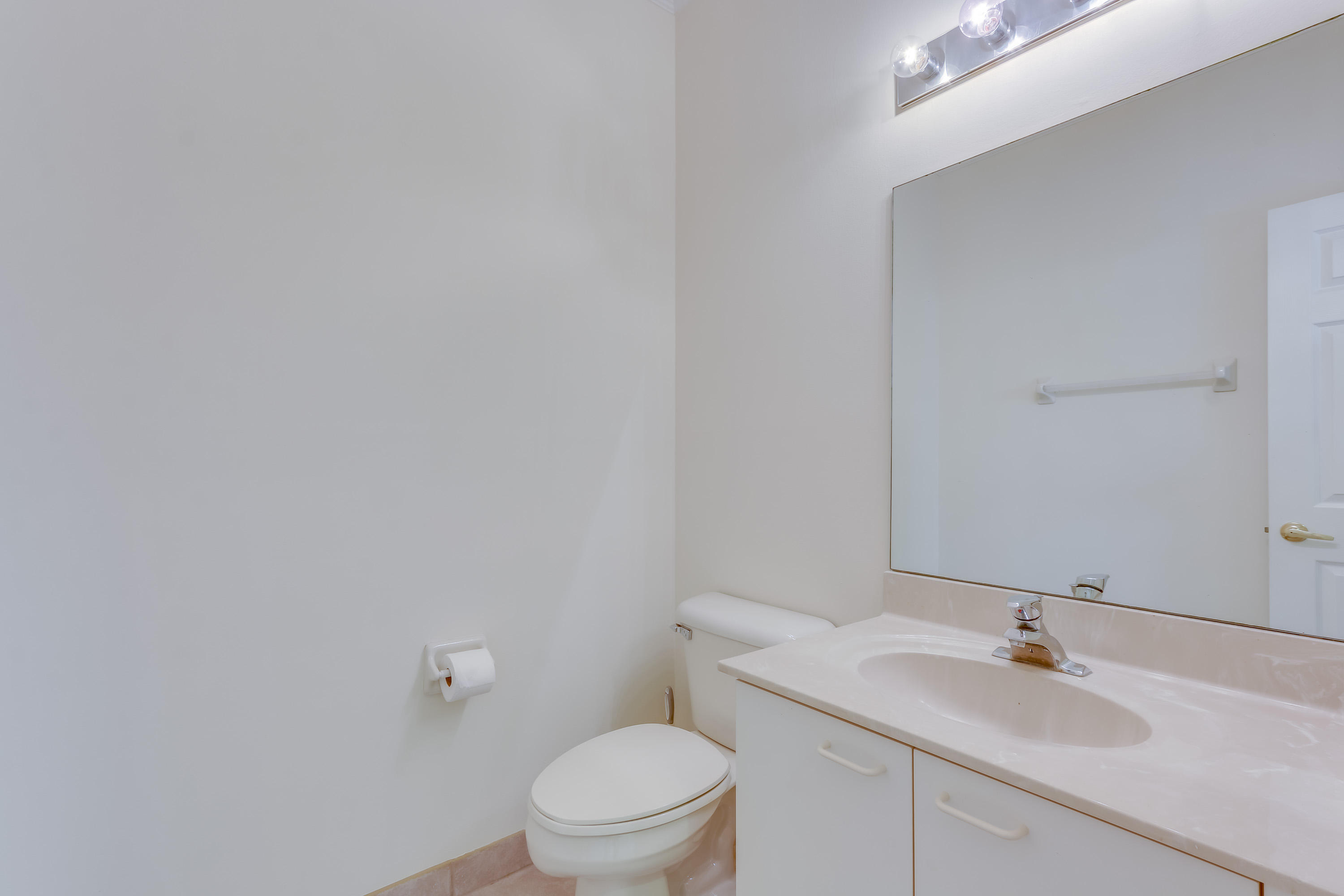 2121 Reston Circle Royal Palm Beach, FL 33411 - Photo 15 of 63 HALF BATH