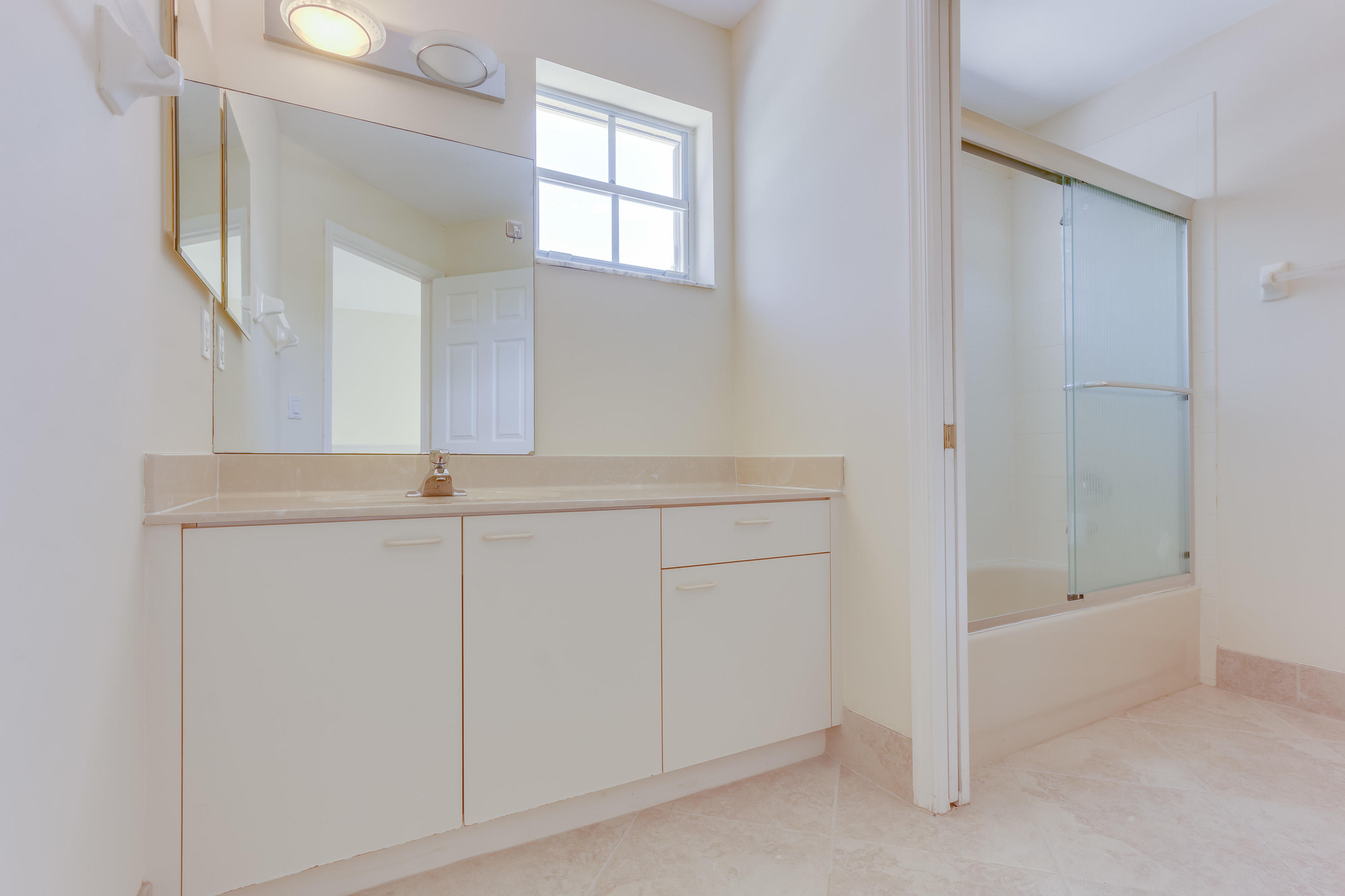 2121 Reston Circle Royal Palm Beach, FL 33411 - Photo 26 of 63 GUEST BATH