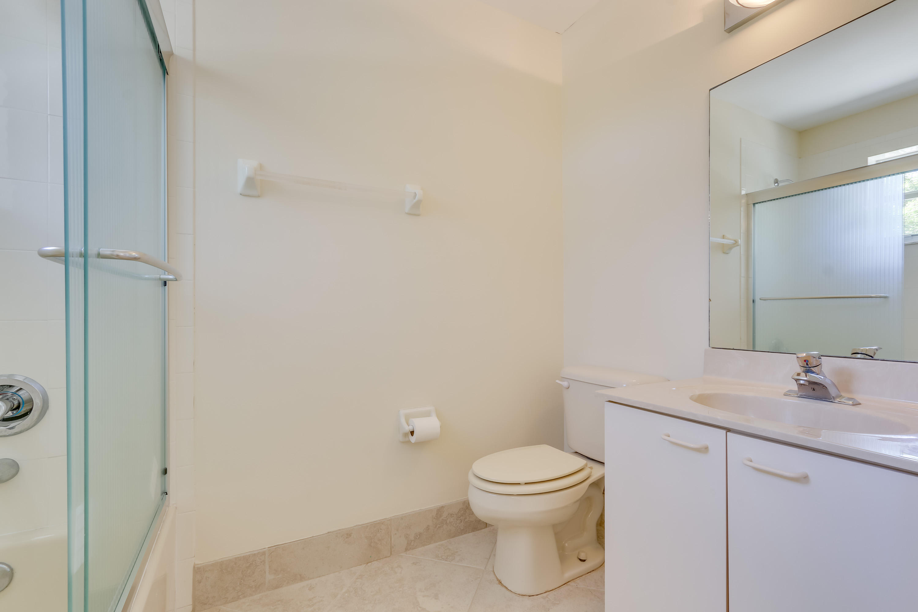2121 Reston Circle Royal Palm Beach, FL 33411 - Photo 27 of 63 GUEST BATH