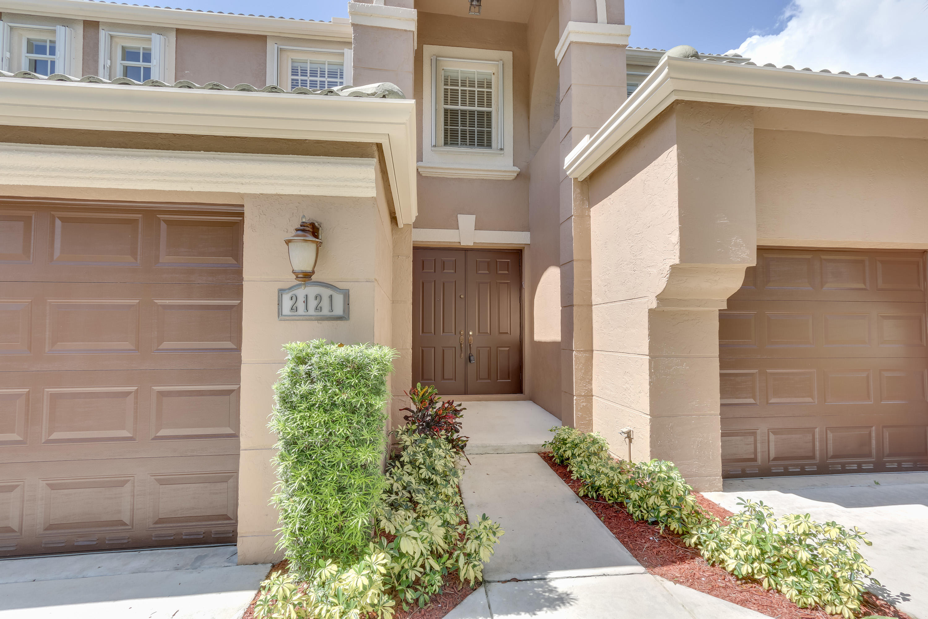2121 Reston Circle Royal Palm Beach, FL 33411 - Photo 7 of 63 ENTRANCE