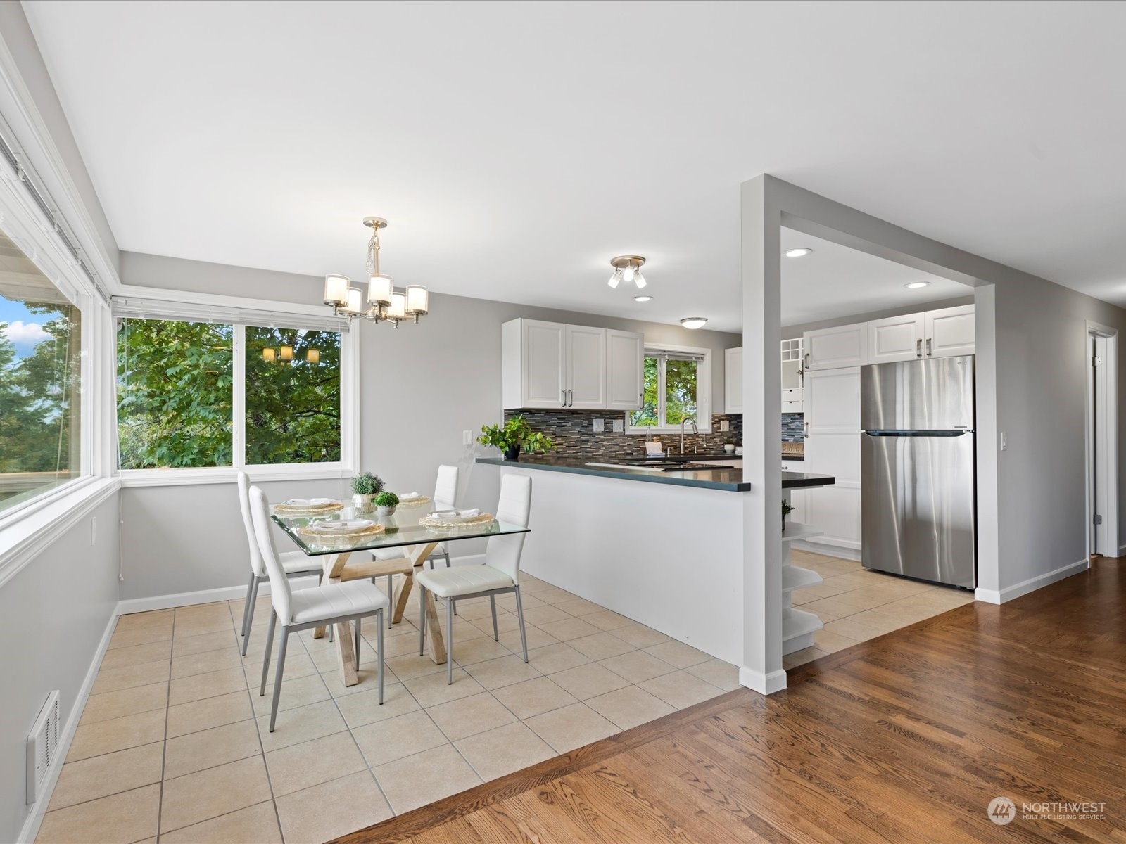 10705 22nd Avenue Southwest Seattle, WA 98146 - Photo 12 of 40