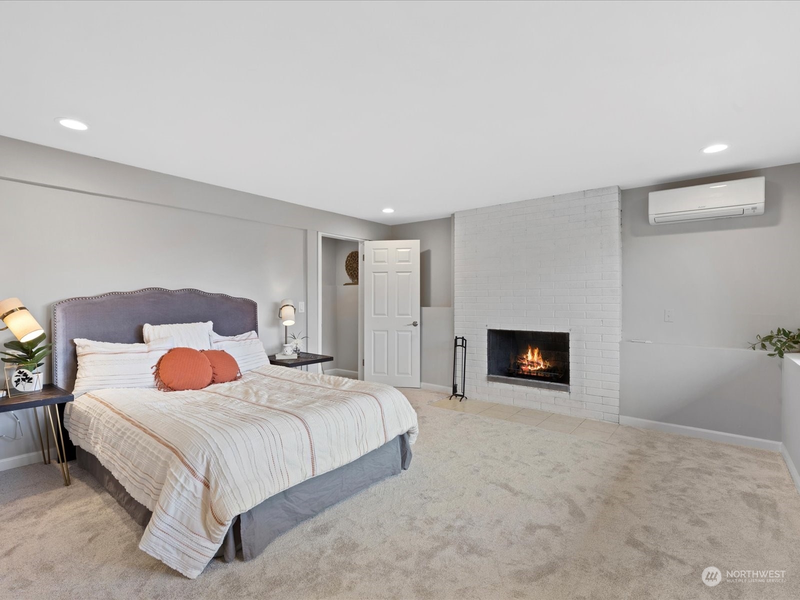 10705 22nd Avenue Southwest Seattle, WA 98146 - Photo 13 of 40