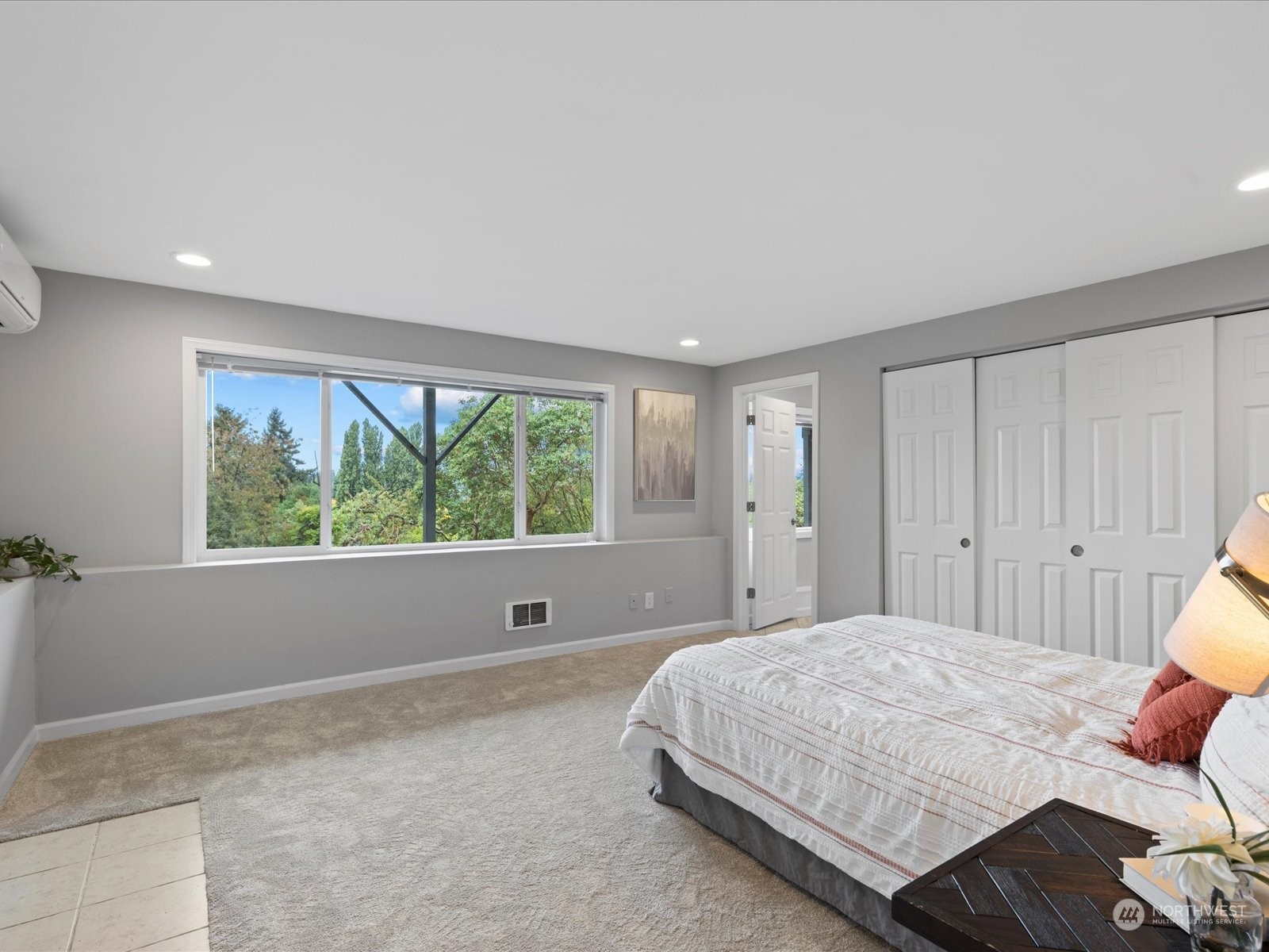 10705 22nd Avenue Southwest Seattle, WA 98146 - Photo 14 of 40