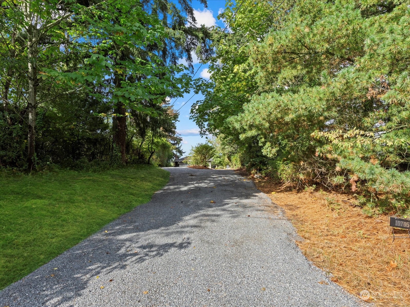 10705 22nd Avenue Southwest Seattle, WA 98146 - Photo 2 of 40