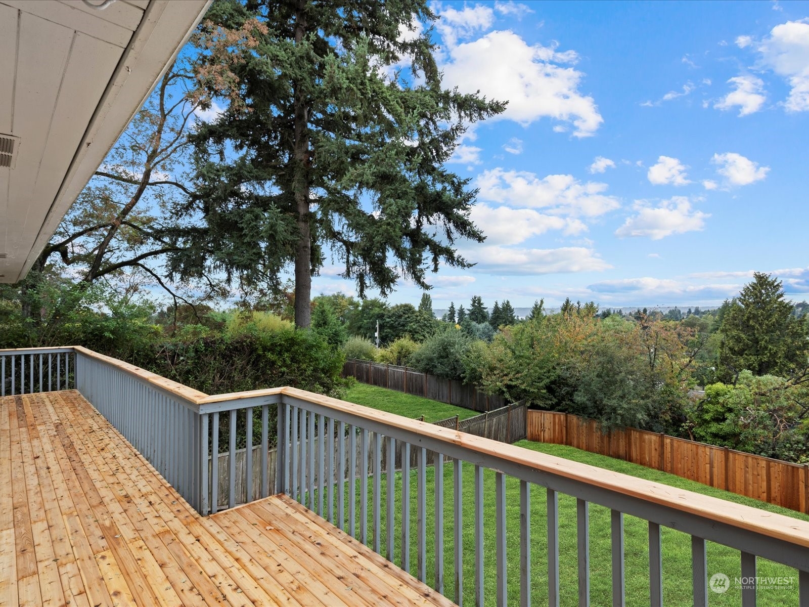 10705 22nd Avenue Southwest Seattle, WA 98146 - Photo 26 of 40