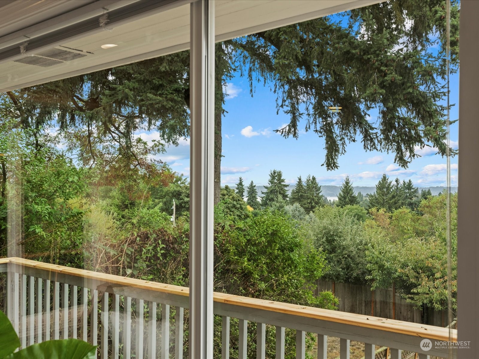10705 22nd Avenue Southwest Seattle, WA 98146 - Photo 28 of 40