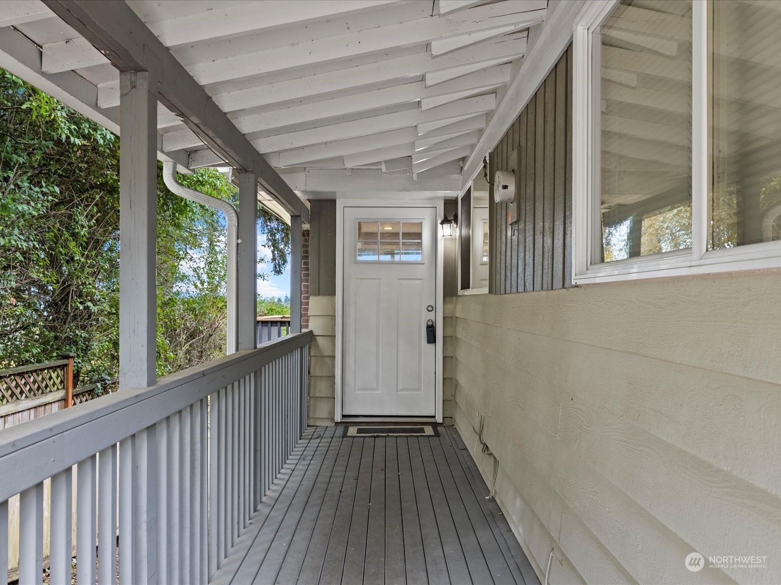 10705 22nd Avenue Southwest Seattle, WA 98146 - Photo 3 of 40