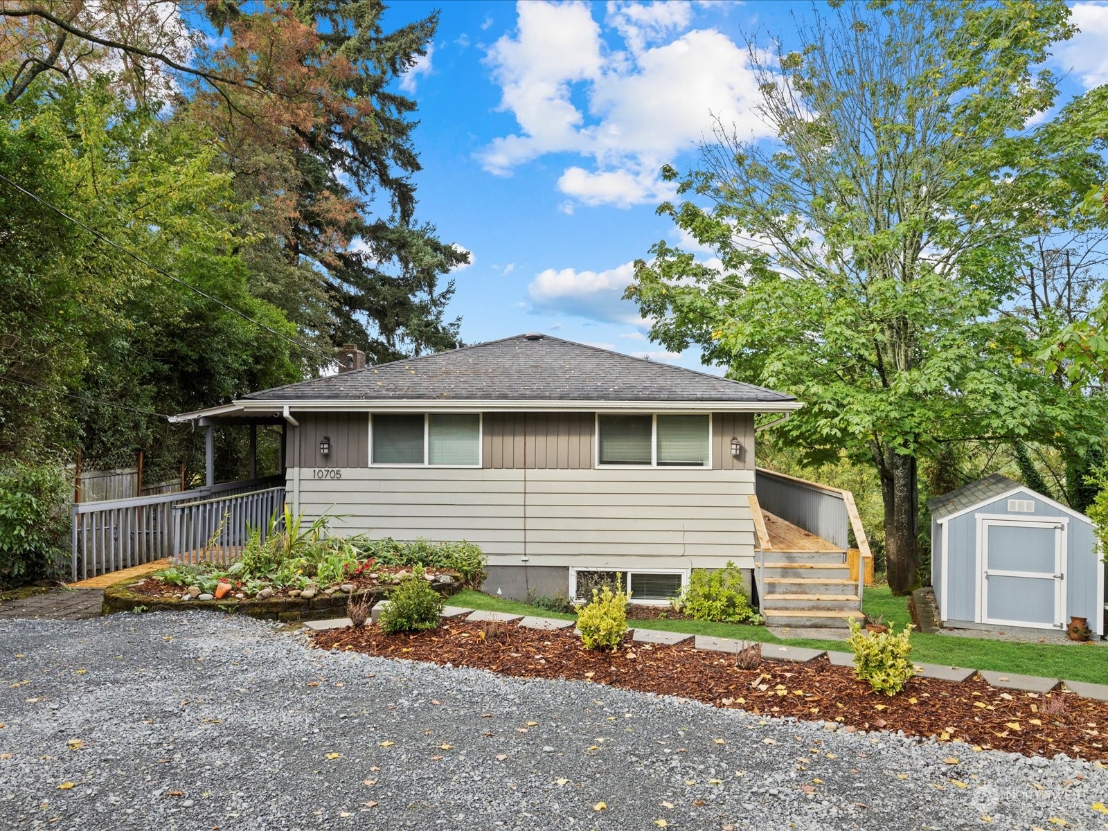 10705 22nd Avenue Southwest Seattle, WA 98146 - Photo 35 of 40