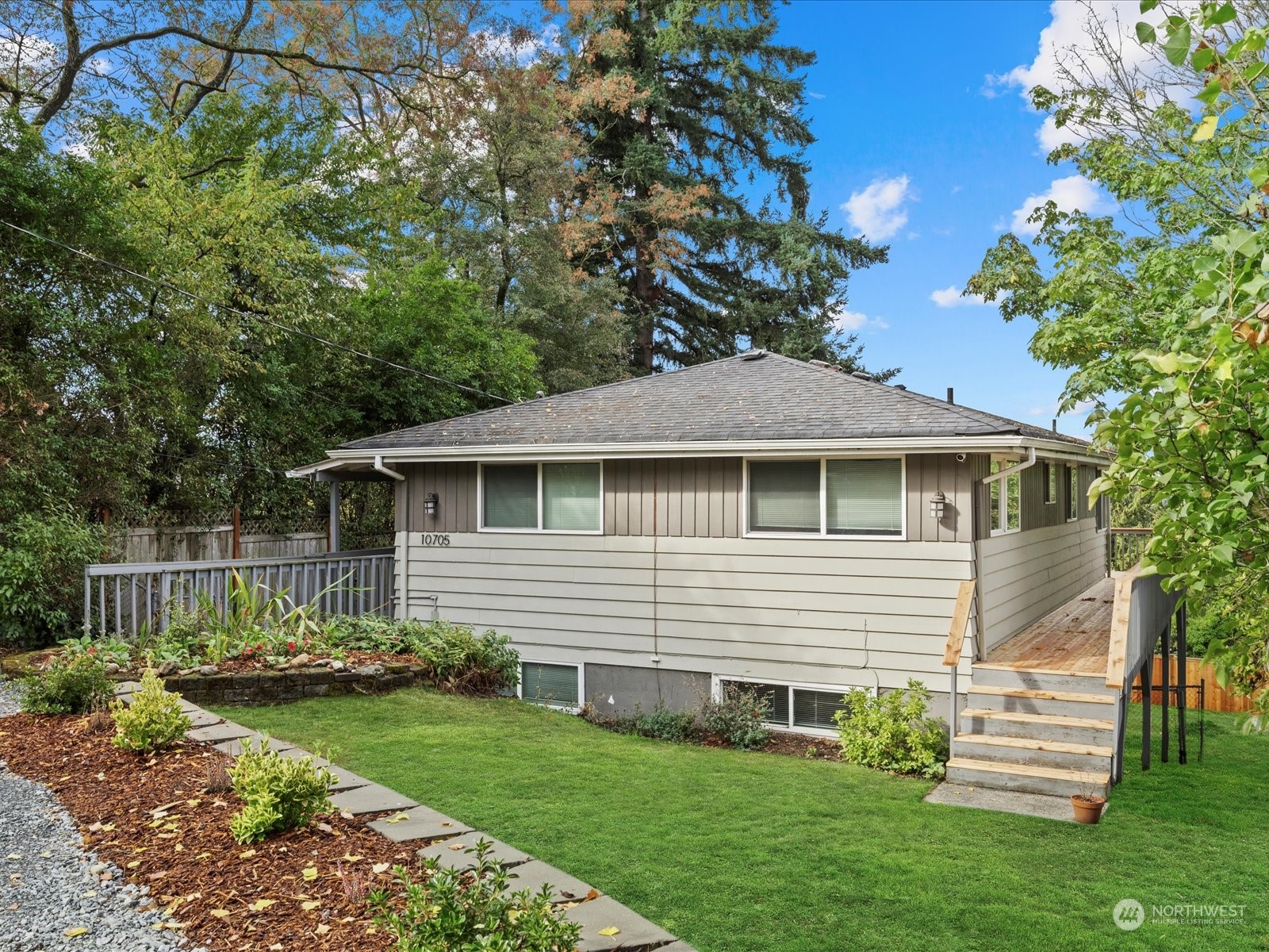 10705 22nd Avenue Southwest Seattle, WA 98146 - Photo 36 of 40