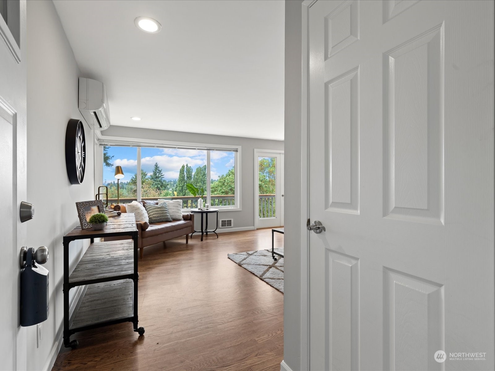 10705 22nd Avenue Southwest Seattle, WA 98146 - Photo 4 of 40