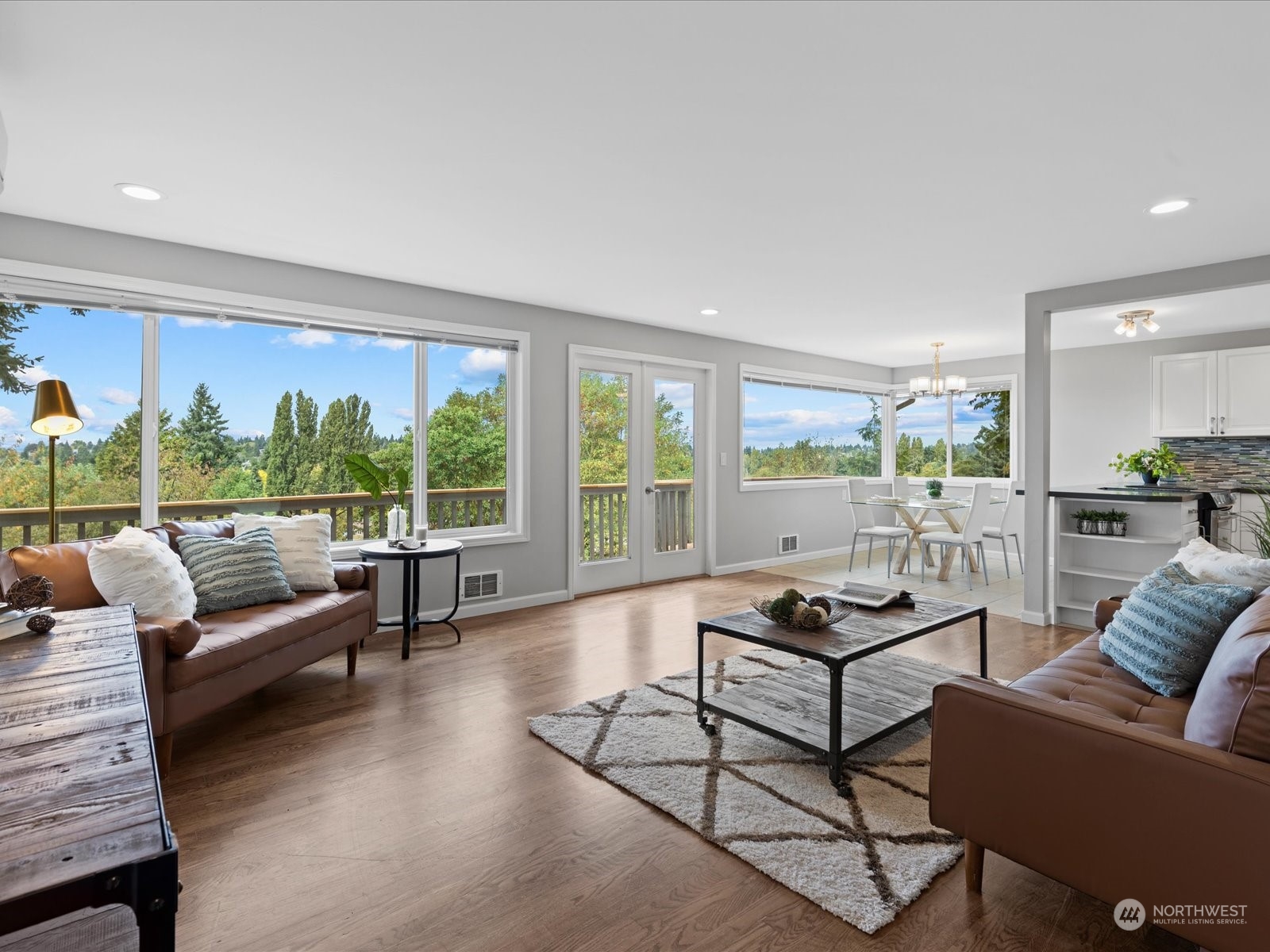 10705 22nd Avenue Southwest Seattle, WA 98146 - Photo 5 of 40