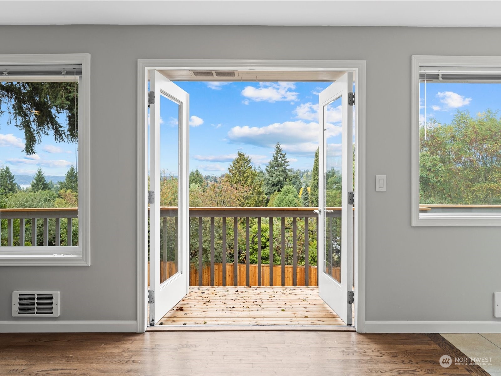 10705 22nd Avenue Southwest Seattle, WA 98146 - Photo 6 of 40