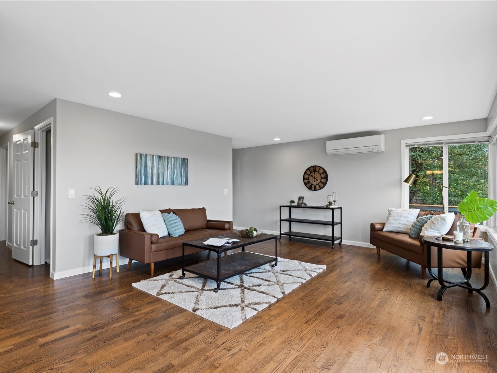10705 22nd Avenue Southwest Seattle, WA 98146 - Photo 7 of 40