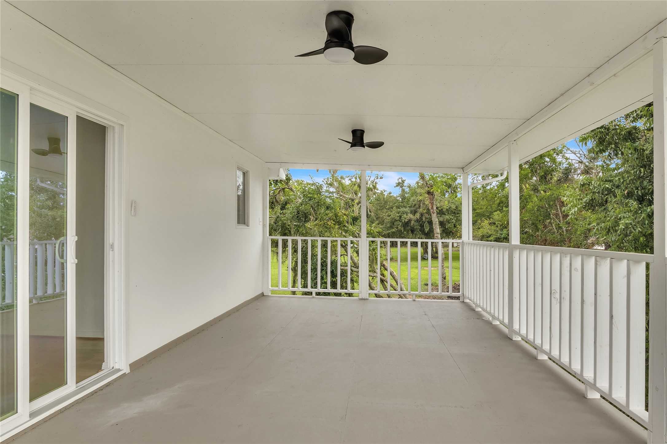108 Woodland Road Lake Jackson, TX 77566 - Photo 27 of 50 a view of a room with a large window