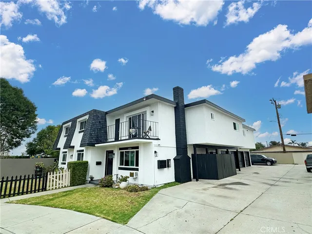 $1,995,000 | 17372 Dairyview Circle, Huntington Beach, CA 92647