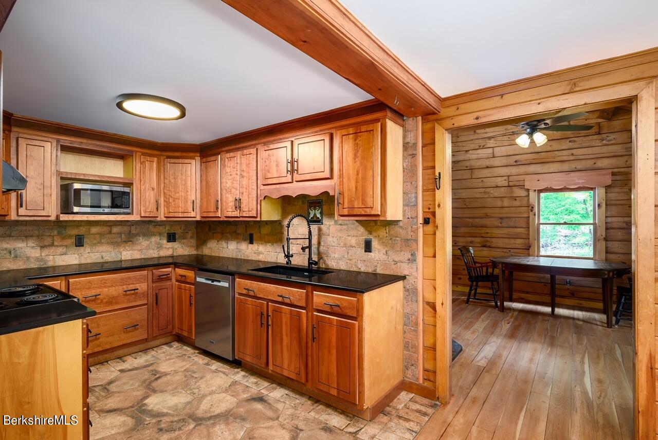 394 E Road Stamford, VT 05352 - Photo 12 of 43 Kitchen