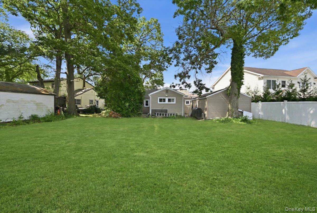 7 Surrey Road Massapequa, NY 11758 - Photo 30 of 31