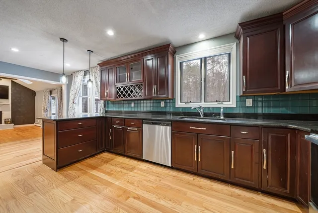 $675,000 | 18 Lorri Road, Derry, NH 03038