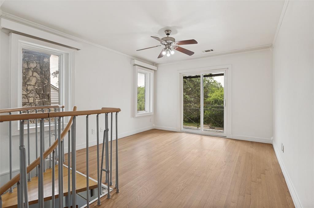 702 North Hampton Road Dallas, TX 75208 - Photo 23 of 35