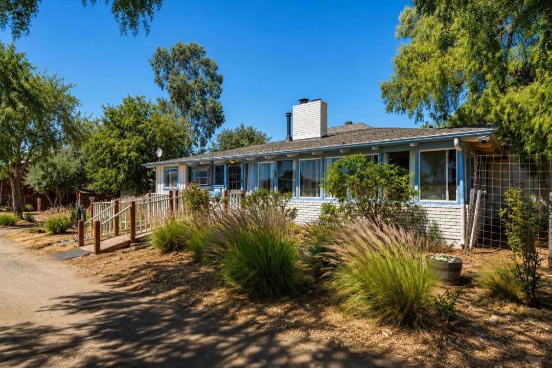 433 Mansfield Road Hollister, CA 95023 - Photo 1 of 49