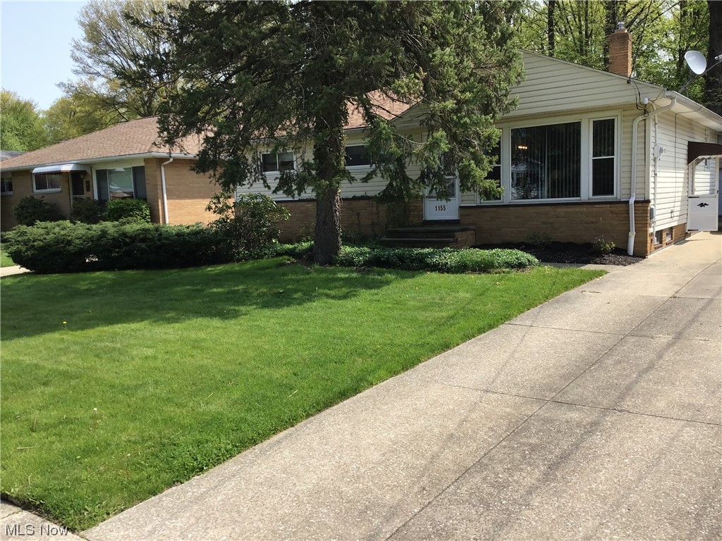 1155 Monarch Road Cleveland, OH 44121 - Photo 1 of 34 Front View