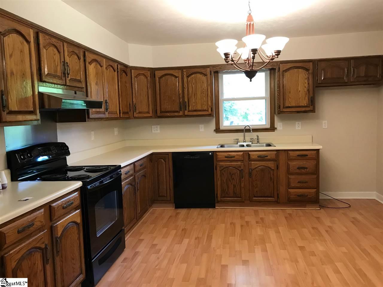 102 Old Grove Road Piedmont, SC 29673 - Photo 8 of 27 Gallery Image 8