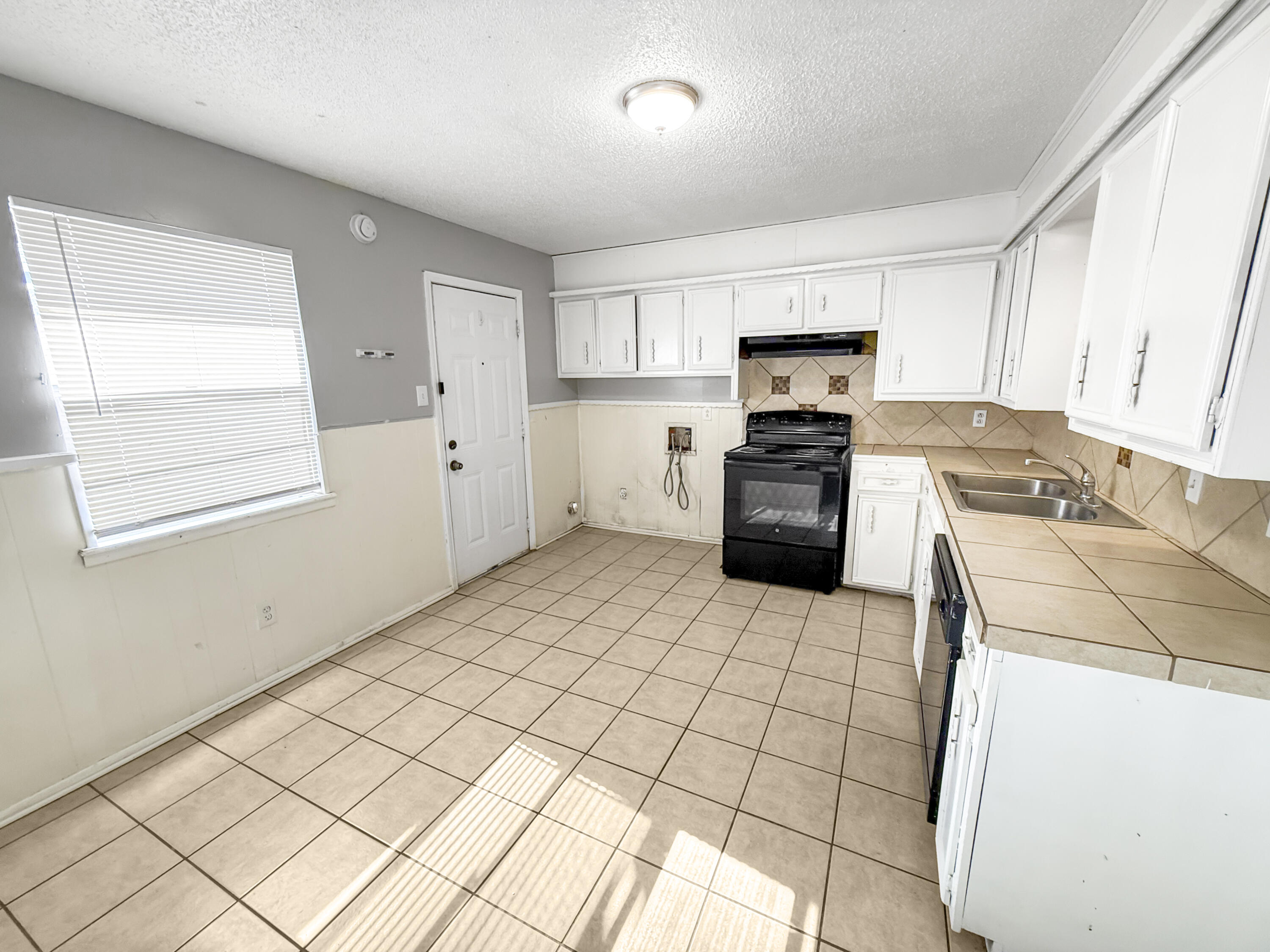 2302 40th Street Lubbock, TX 79412 - Photo 8 of 25 Unit A