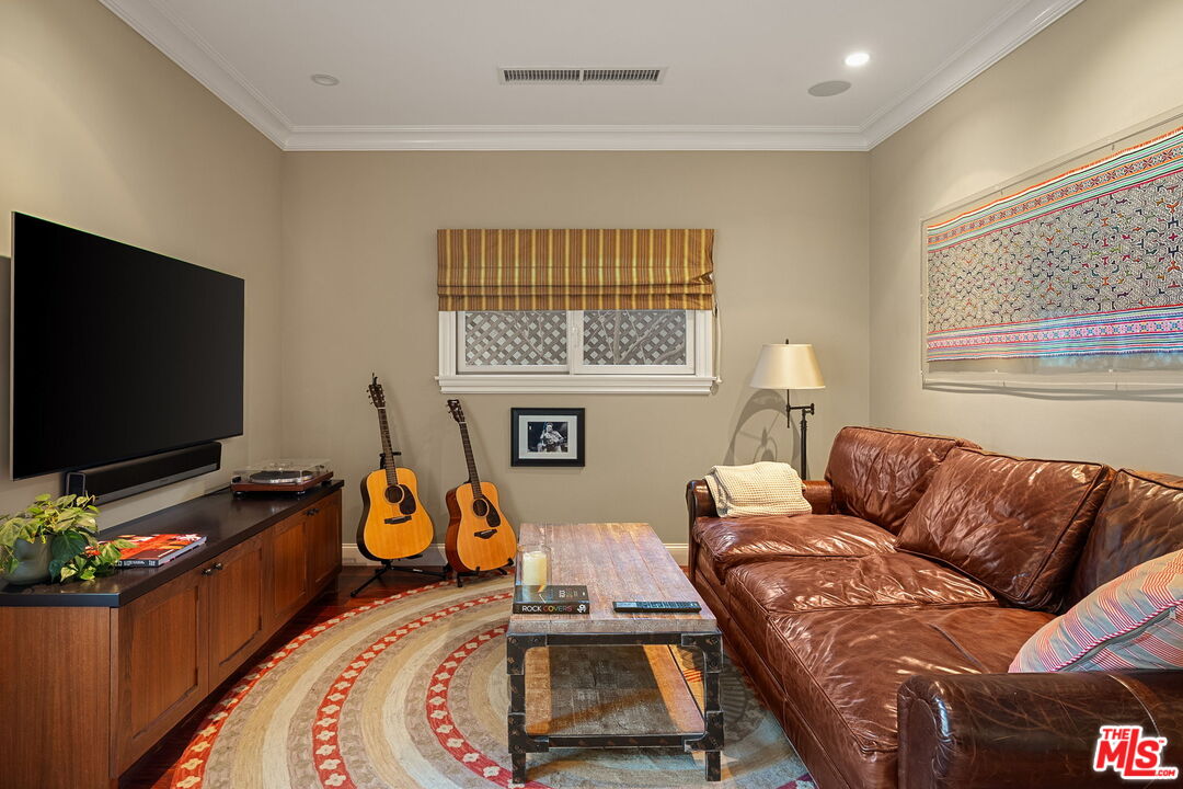 3457 Maplewood Avenue Los Angeles, CA 90066 - Photo 13 of 26