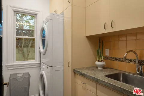 $2,349,000 | 3457 Maplewood Avenue, Los Angeles, CA 90066