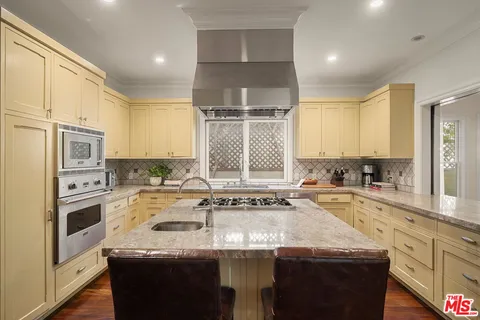 $2,349,000 | 3457 Maplewood Avenue, Los Angeles, CA 90066