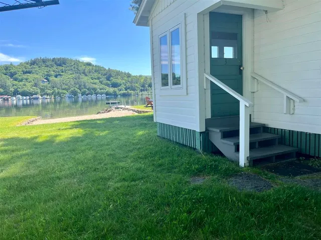 $1,800 | 17 Pasquaney Shores Drive, Bristol, NH 03222