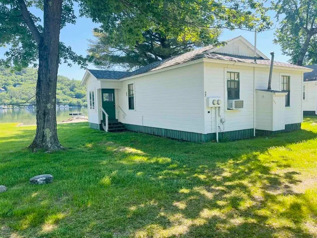 $1,800 | 17 Pasquaney Shores Drive, Bristol, NH 03222