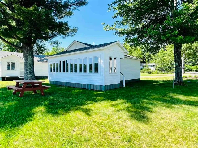 $1,800 | 17 Pasquaney Shores Drive, Bristol, NH 03222