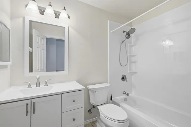 $335,000 | 205 Broken Arrow Lane, Krum, TX 76249