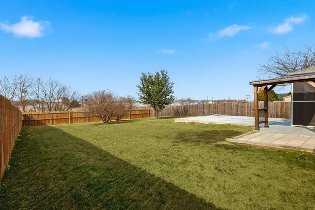 $335,000 | 205 Broken Arrow Lane, Krum, TX 76249
