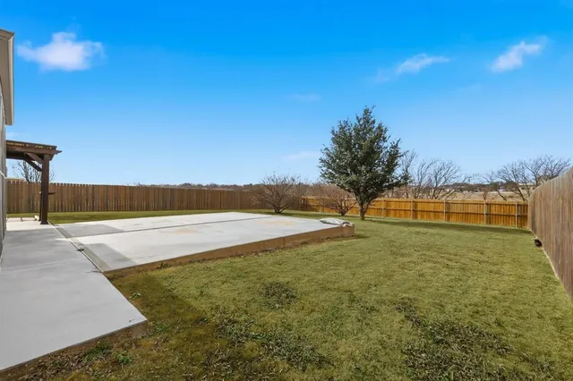 $335,000 | 205 Broken Arrow Lane, Krum, TX 76249