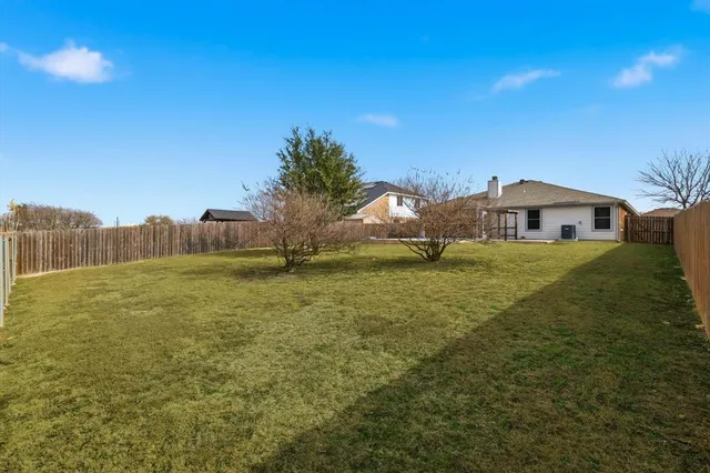 $335,000 | 205 Broken Arrow Lane, Krum, TX 76249