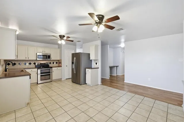 $335,000 | 205 Broken Arrow Lane, Krum, TX 76249