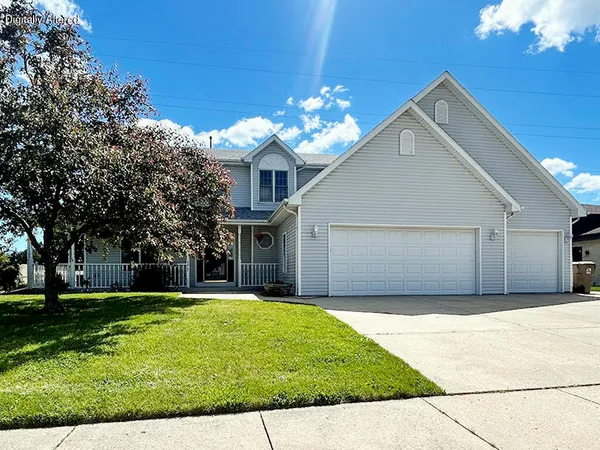 $490,000 | 2215 28th Avenue, Kenosha, WI 53140