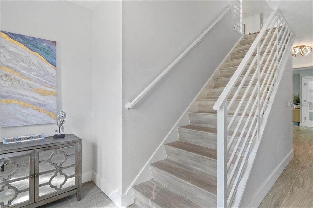 307 161st Avenue Redington Beach, FL 33708 - Photo 4 of 41 a view of entryway