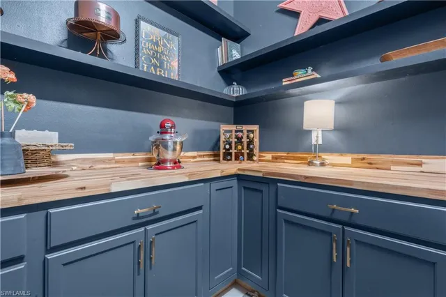 $869,000 | 20860 Thistle Leaf Lane, Estero, FL 33928