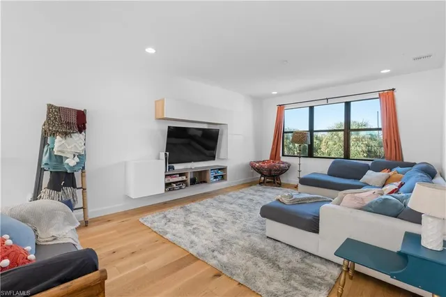 $869,000 | 20860 Thistle Leaf Lane, Estero, FL 33928